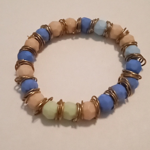 #650. 6 Piece Assorted Bracelet Bundle - Picture 8 of 12